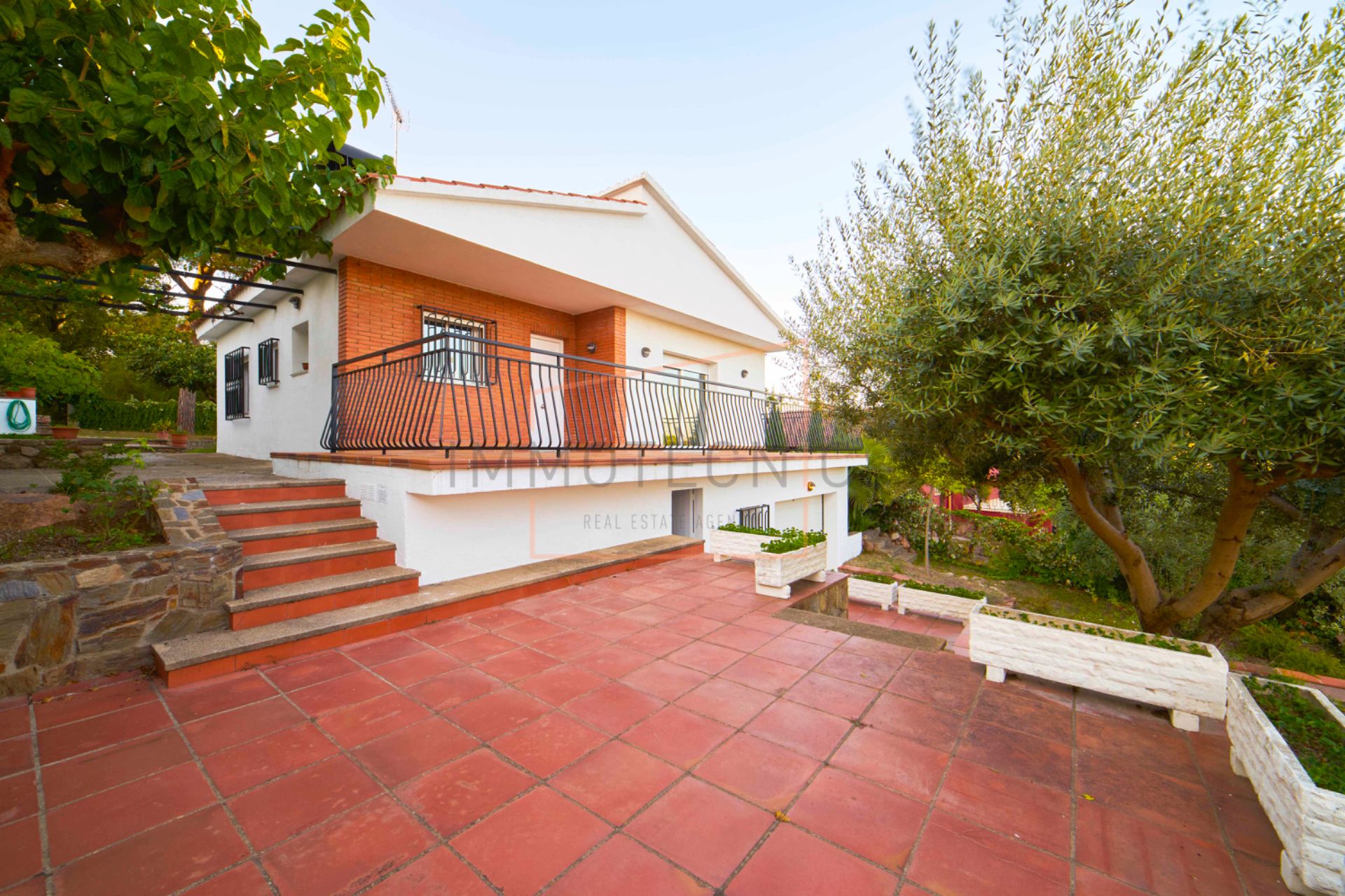 Vista exterior de Casa o xalet en venda en Lliçà d'Amunt amb Aire condicionat, Calefacció i Jardí privat