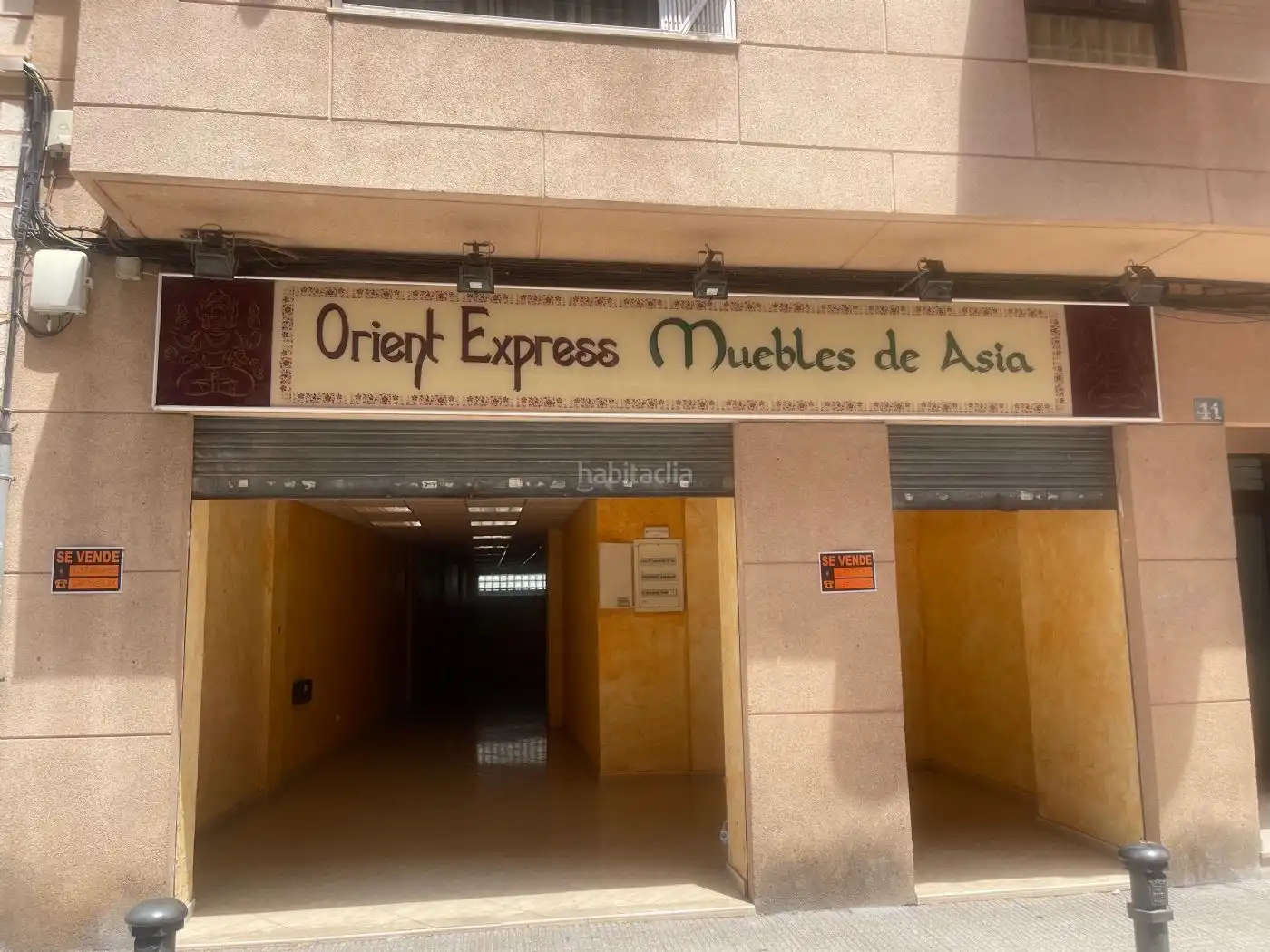 Local comercial en venda a Carrer del Pintor Manuel Baeza Gómez 41