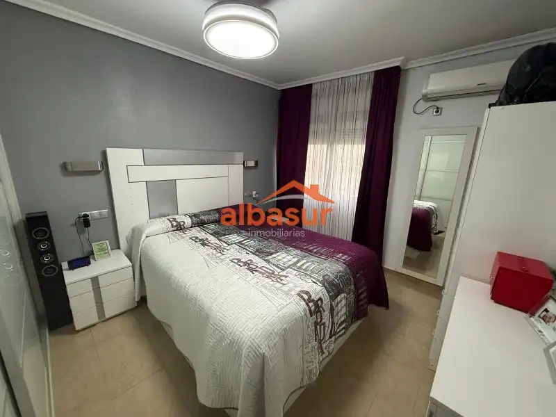 Bedroom of Flat for sale in Córdoba  with Air Conditioner, Terrace and Furnished