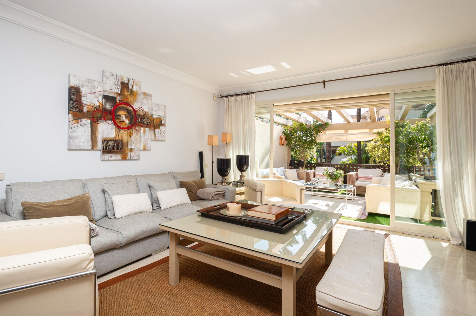 Living room of Flat for sale in Marbella  with Air Conditioner, Heating and Terrace