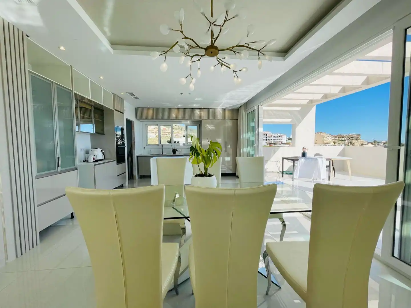 Comedor de Casa o chalet en venta en Benalmádena con Aire acondicionado, Jardín privado y Terraza