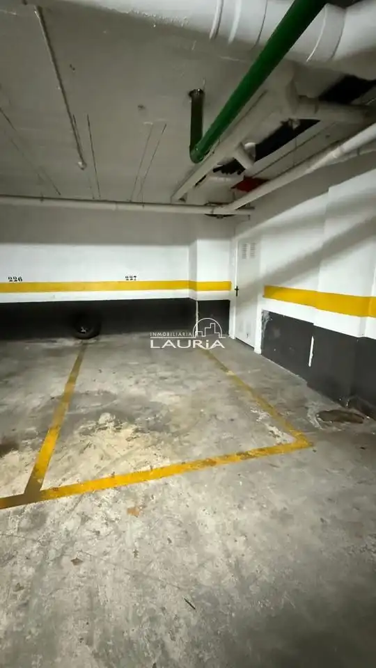 Parking de Ático en venta en Paterna con Parquet, Terraza y Trastero