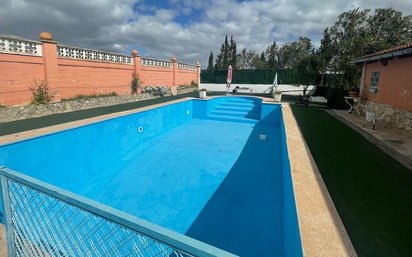 Piscina de Casa o xalet en venda en Fuentes de Ebro amb Terrassa i Piscina