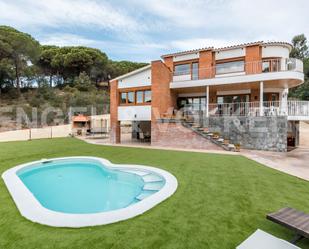 Vista exterior de Casa o xalet en venda en Sant Pol de Mar amb Aire condicionat, Calefacció i Jardí privat