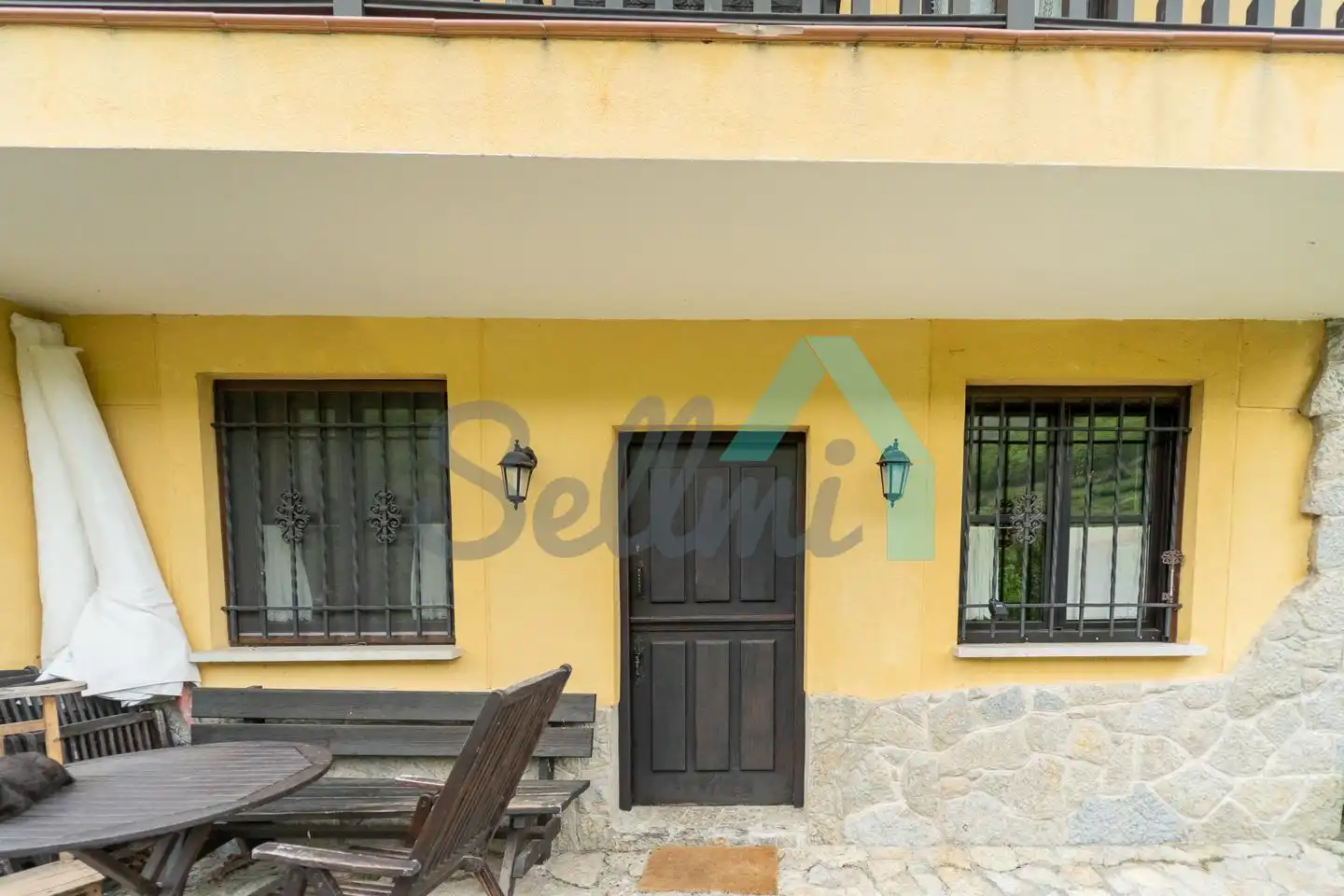 Vista exterior de Casa o chalet en venta en Quirós con Calefacción, Jardín privado y Terraza