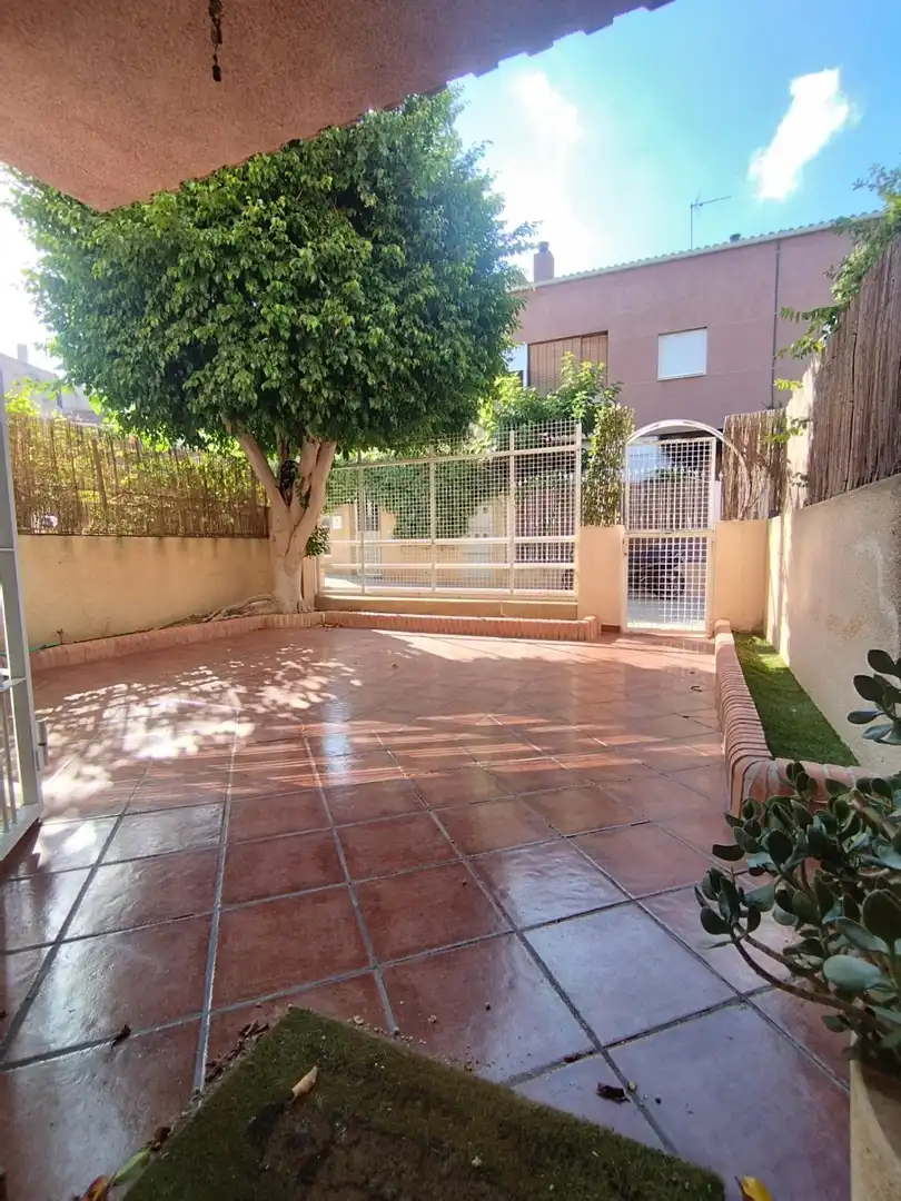 Duplex to rent in Pedanías Este