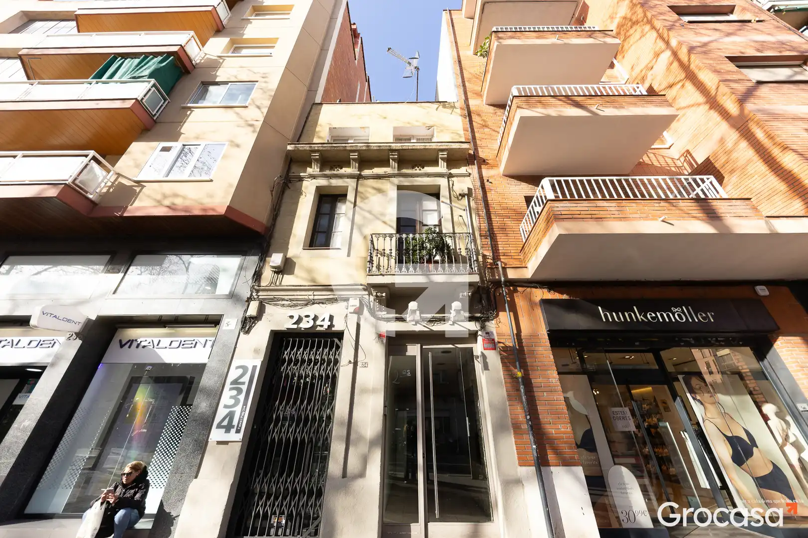 Außenansicht von Gebäude zum Verkauf in Barcelona