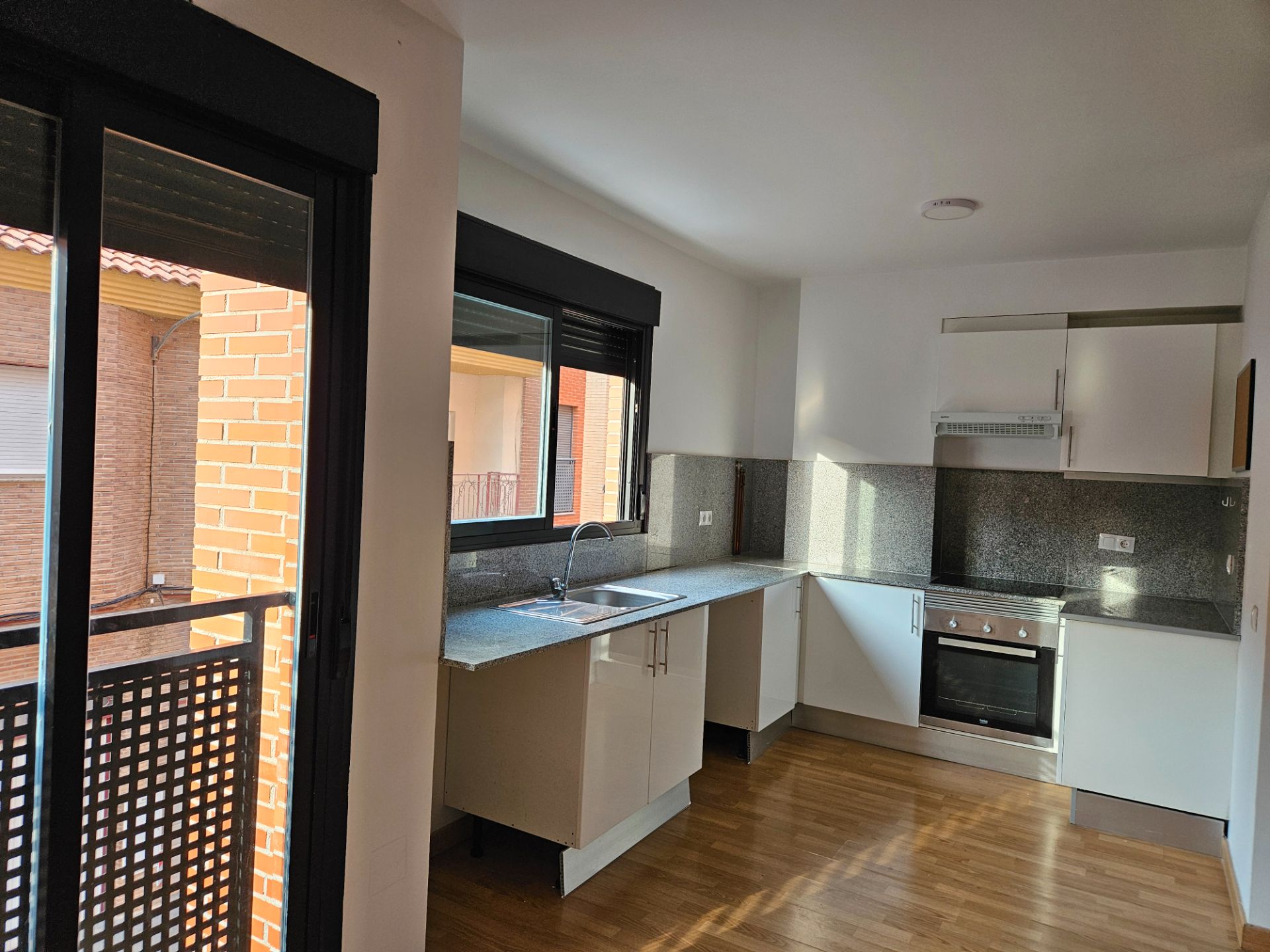 Kitchen of Flat to rent in  Murcia Capital  with Parquet flooring and Oven