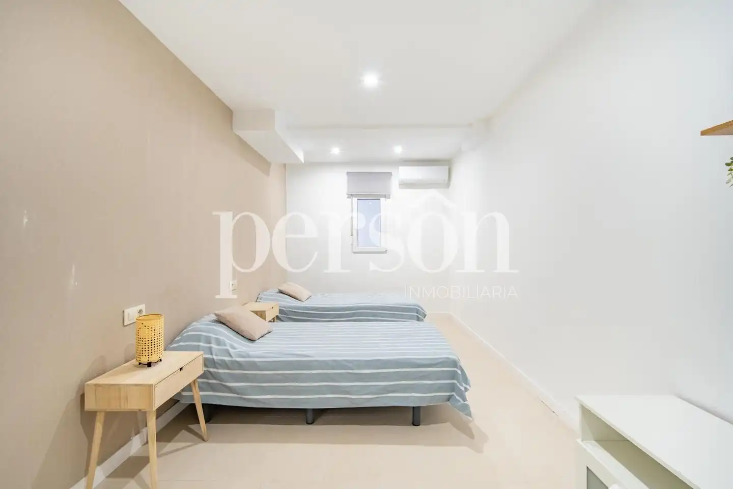 Ground floor for sale in Valencia  with Air Conditioner, Heating and Terrace