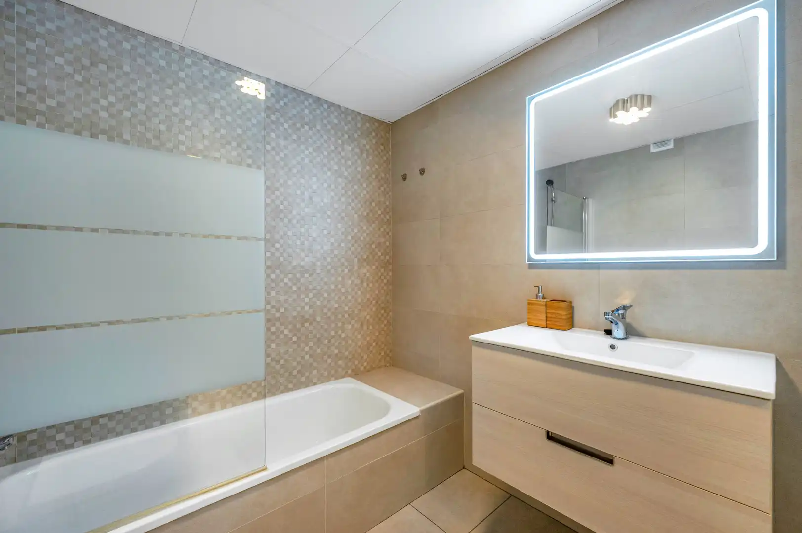 Apartamento de alquiler en Nueva Andalucía centro