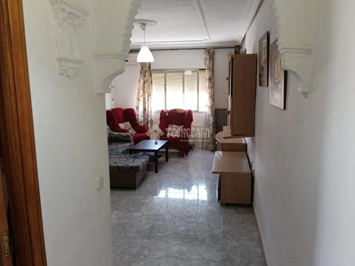Sala de estar de Piso en venta en Dos Hermanas con Amueblado y Balcón