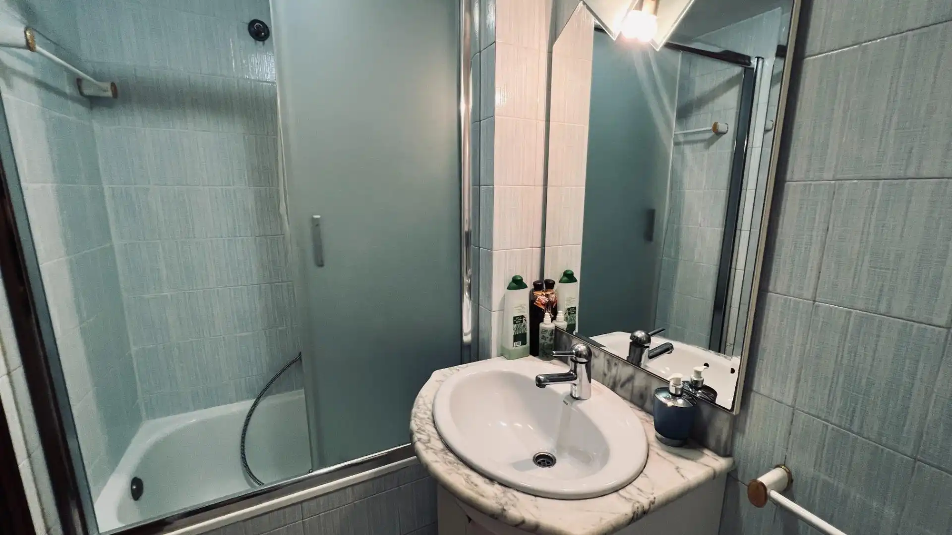 Bany de Apartament en venda en Benicasim / Benicàssim amb Jardí privat, Terrassa i Traster