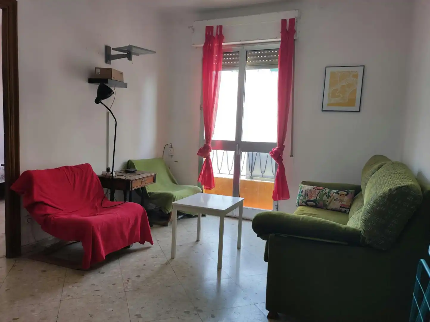 Wohnzimmer von Wohnung zur untervermieten in Sevilla mit Möbliert, Waschmaschine und Fernseher