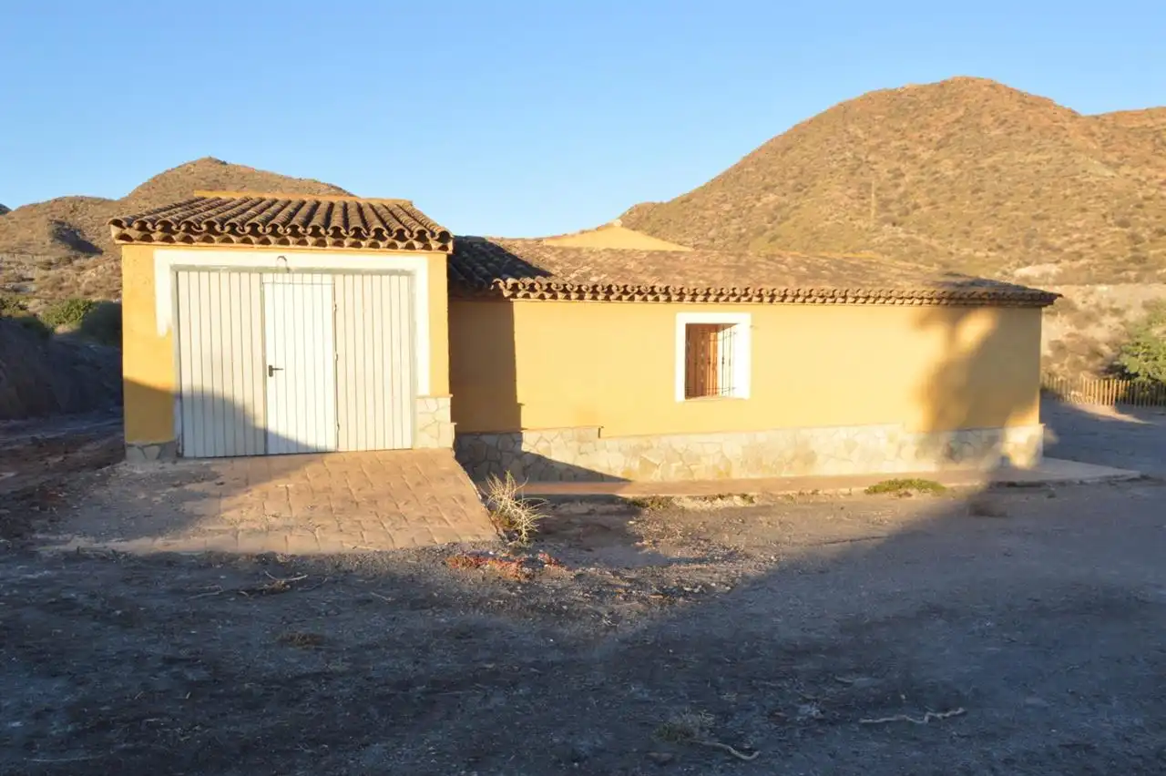 Vista exterior de Casa o xalet en venda en Águilas amb Traster