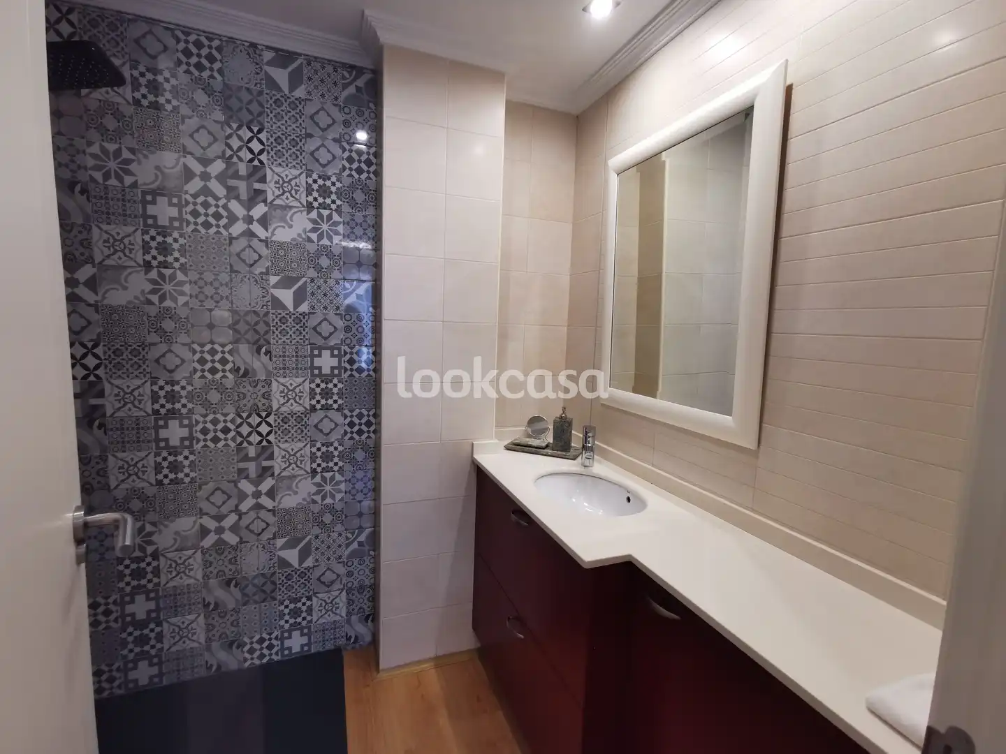 Bathroom of Flat for sale in Sanxenxo  with Heating, Private garden and Parquet flooring