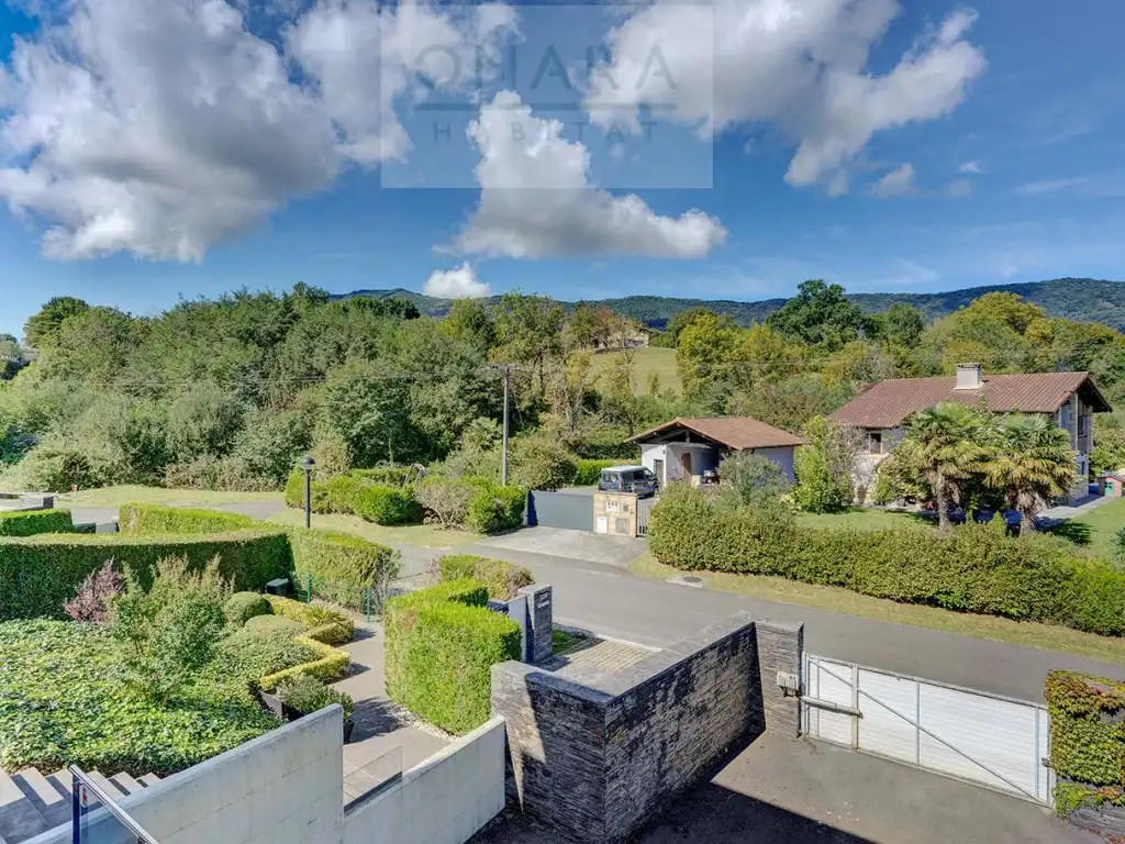 Vista exterior de Casa adosada en venta en Hondarribia con Jardín privado y Piscina comunitaria