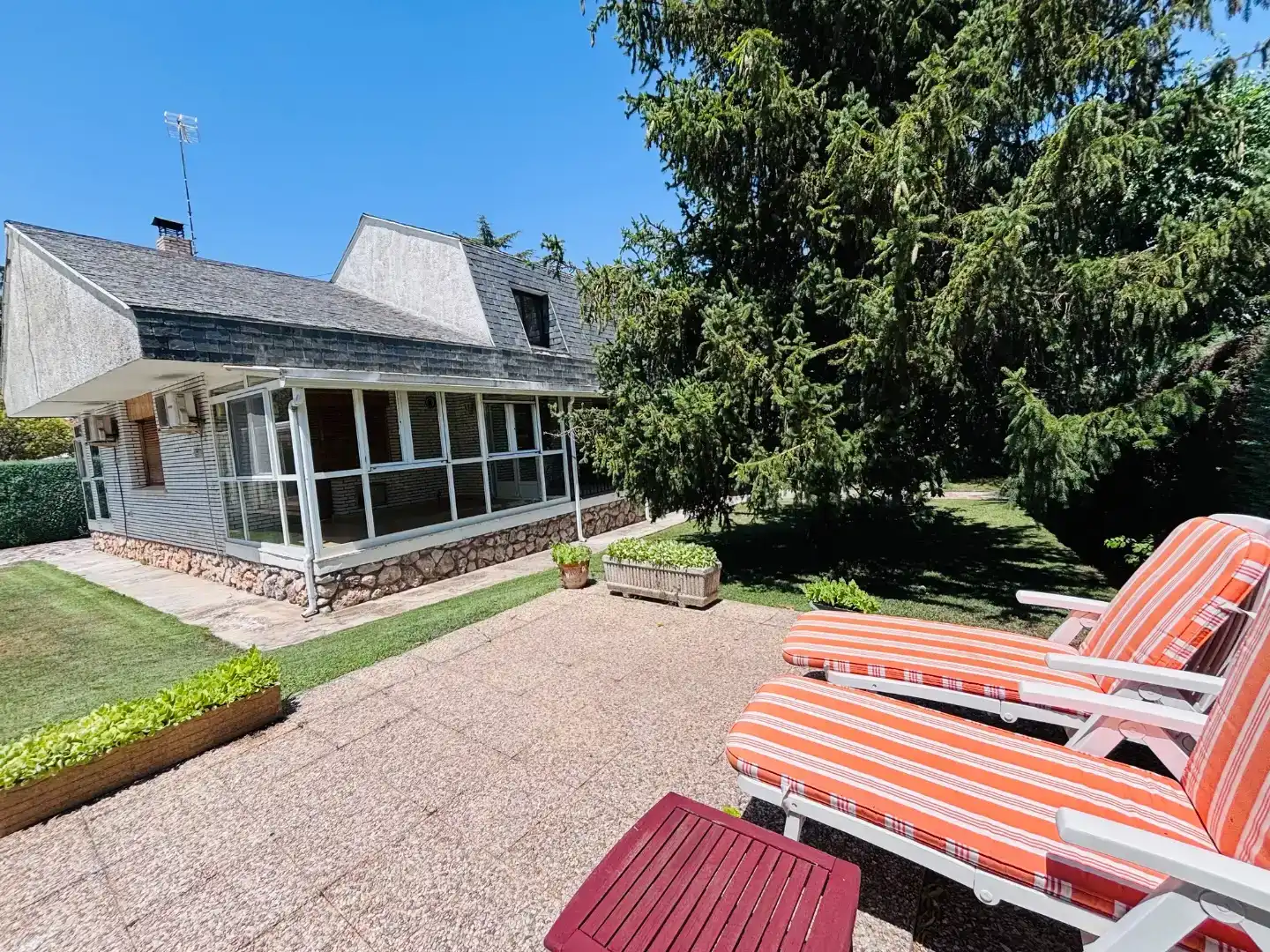 Vista exterior de Pis en venda en Nuevo Baztán amb Aire condicionat, Jardí privat i Parquet