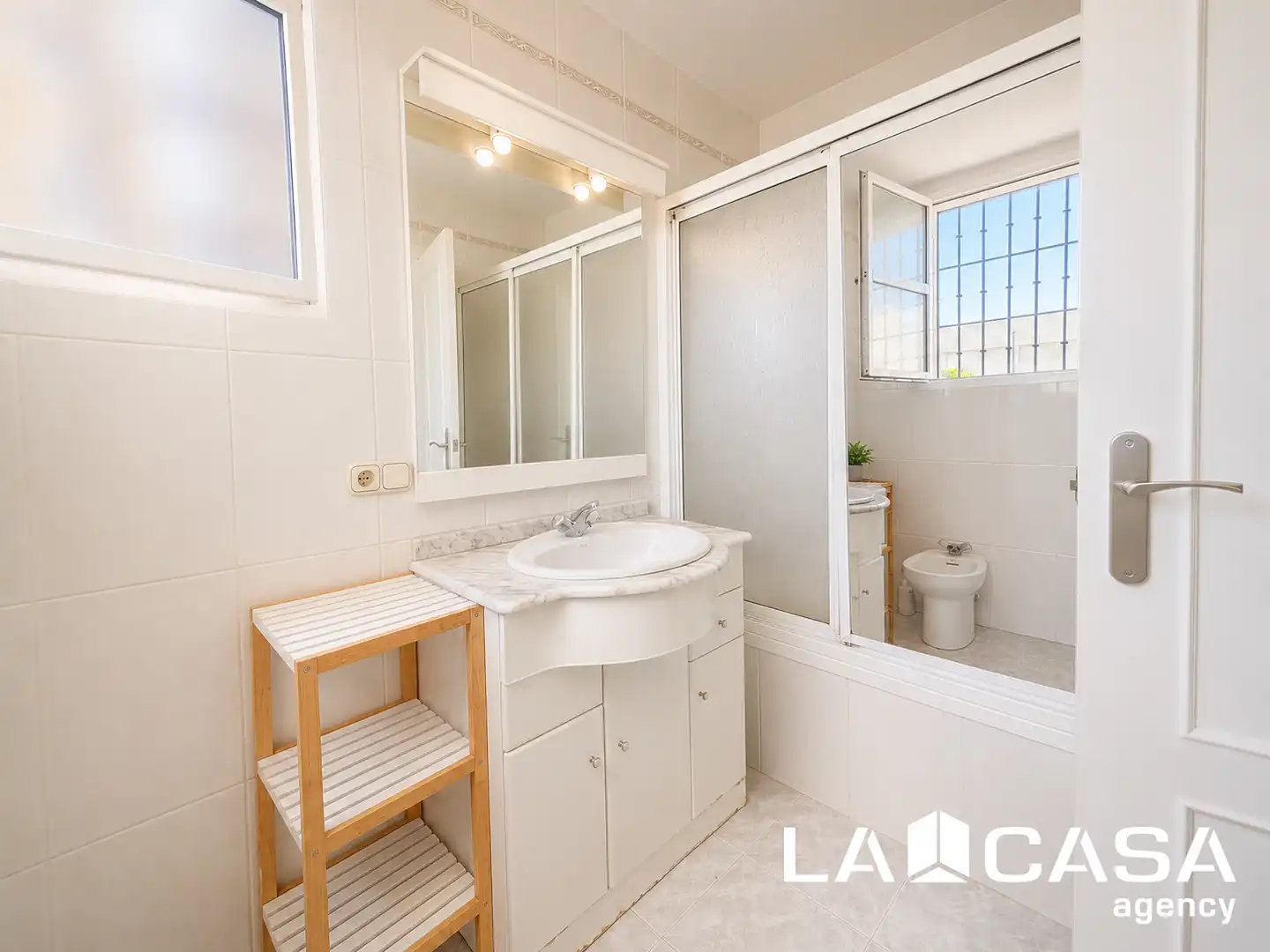 Bathroom of Detached homes for sale in Dos Hermanas  with Terrace