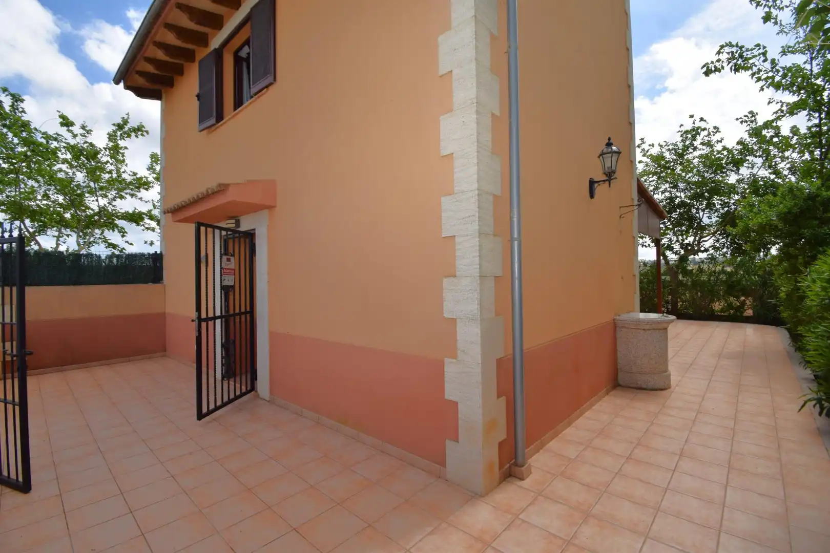 Außenansicht von Country house zur Miete in Sa Pobla mit Privatgarten, Terrasse und Möbliert