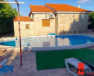 Swimming pool of House or chalet for sale in Santa Cruz del Retamar  with Air Conditioner, Heating and Private garden