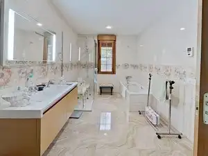 Bathroom of Houses for sale in El Escorial  with Heating, Private garden and Parquet flooring