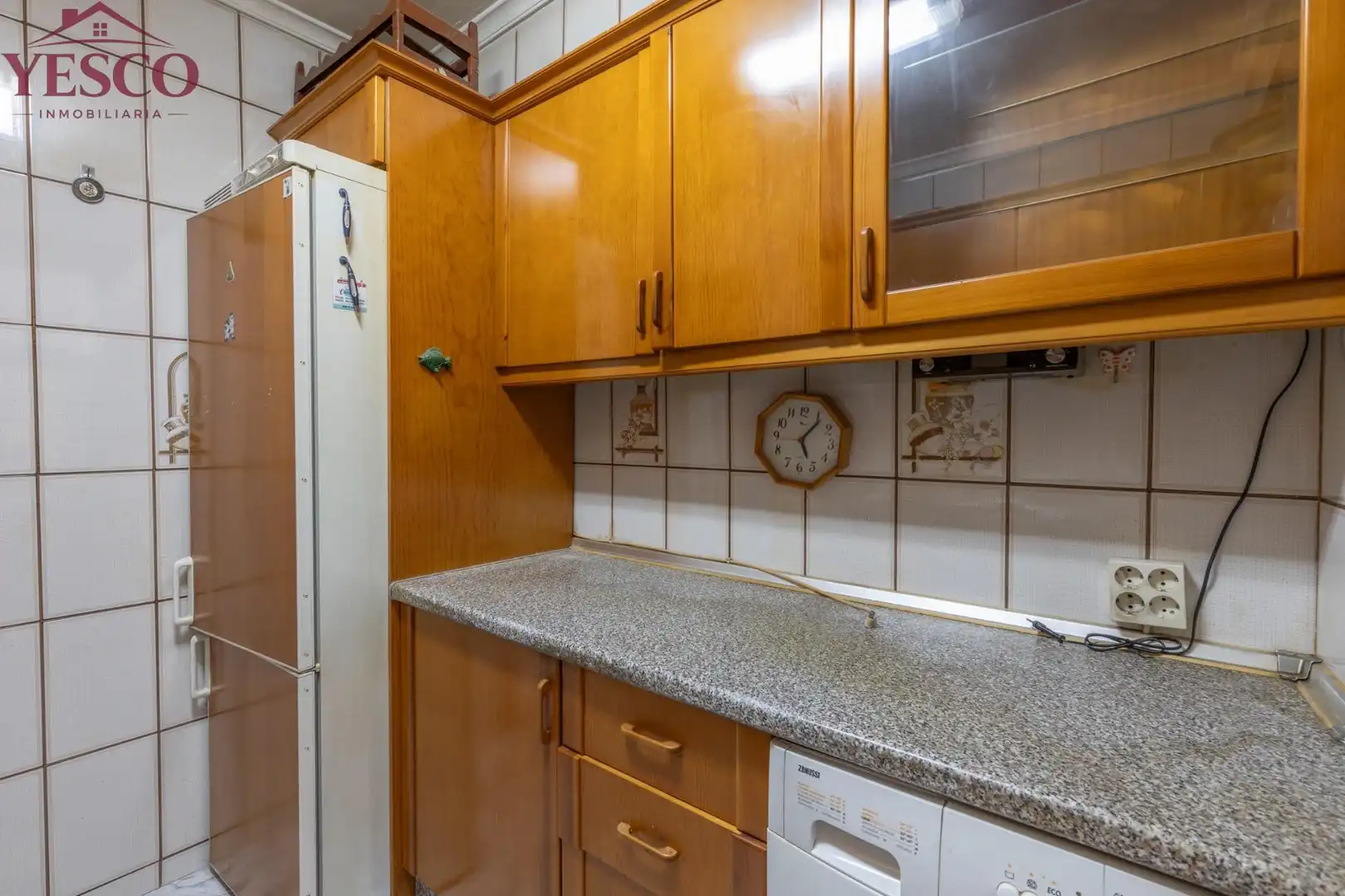 Cuina de Pis en venda en Granada amb Aire condicionat i Balcó