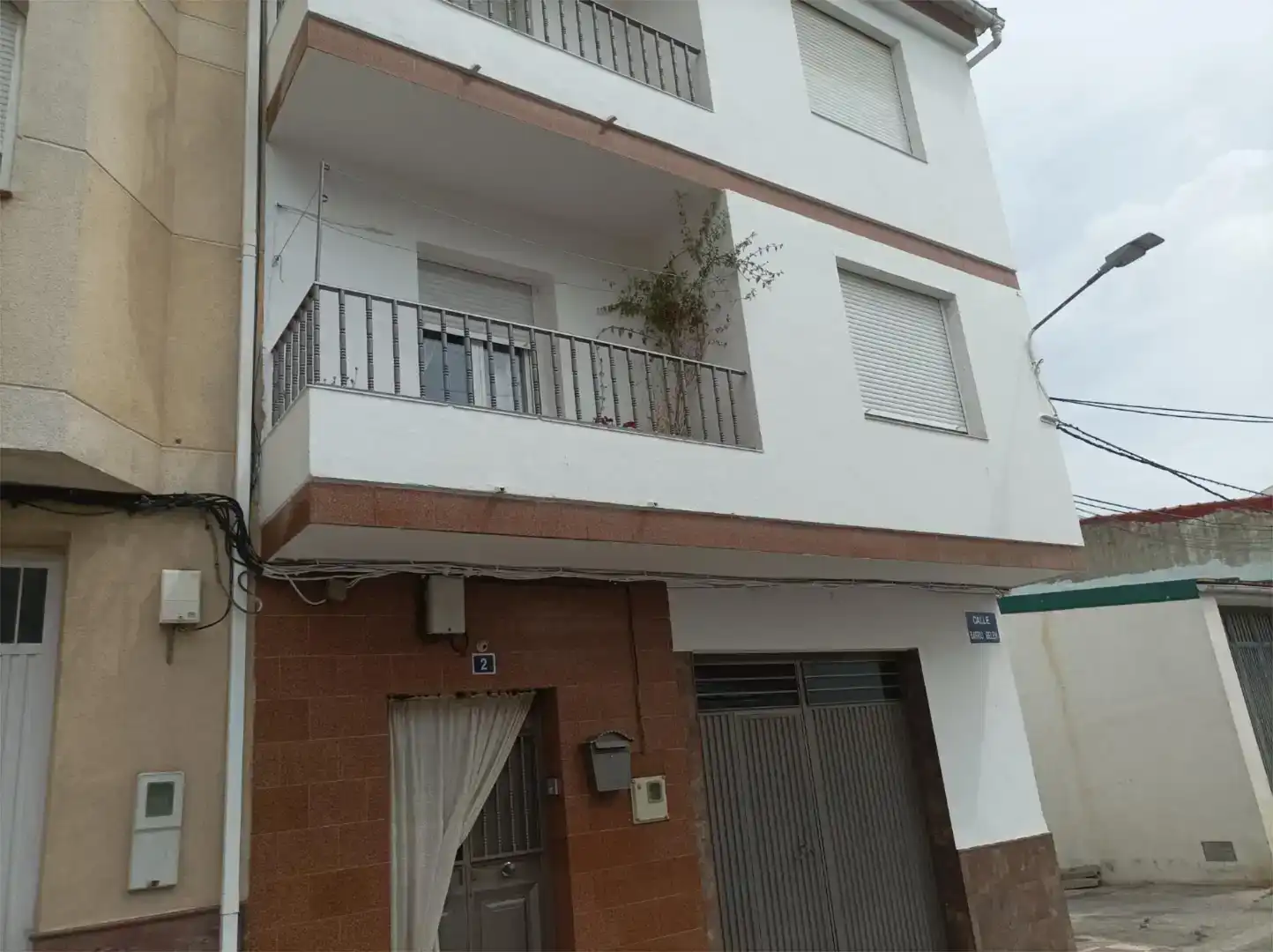 Vista exterior de Casa adosada en venda en Noalejo amb Aire condicionat, Jardí privat i Traster