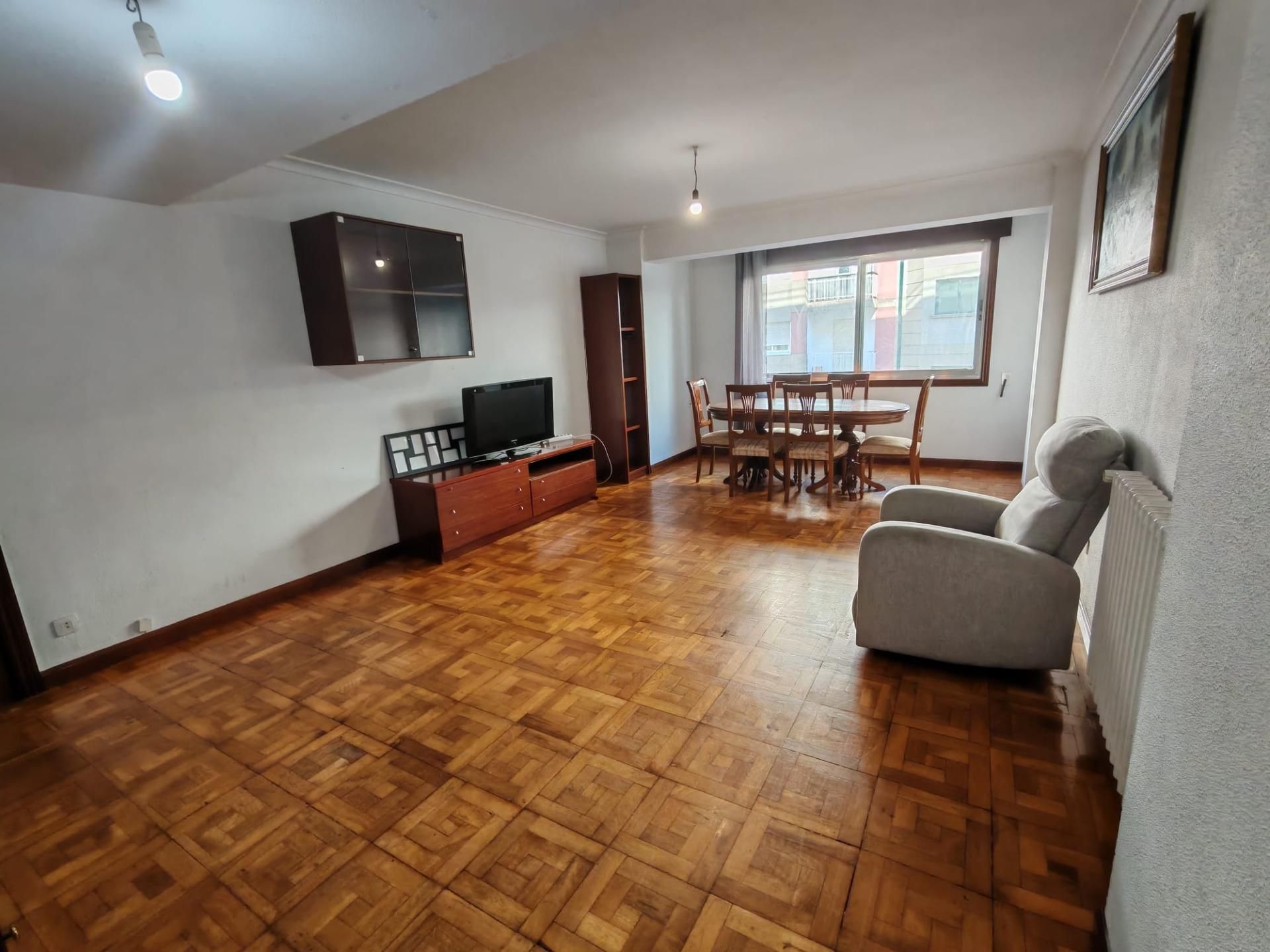 Living room of Flat for sale in Vigo   with Heating, Terrace and Storage room