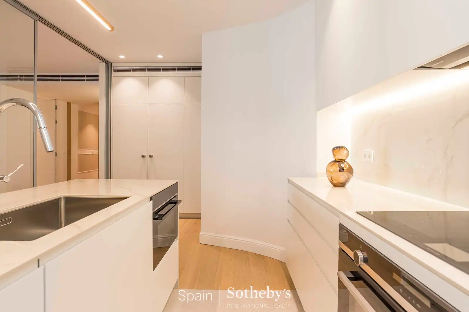 Cocina de Apartamento en venta en Madrid con Aire acondicionado, Calefacción y Terraza