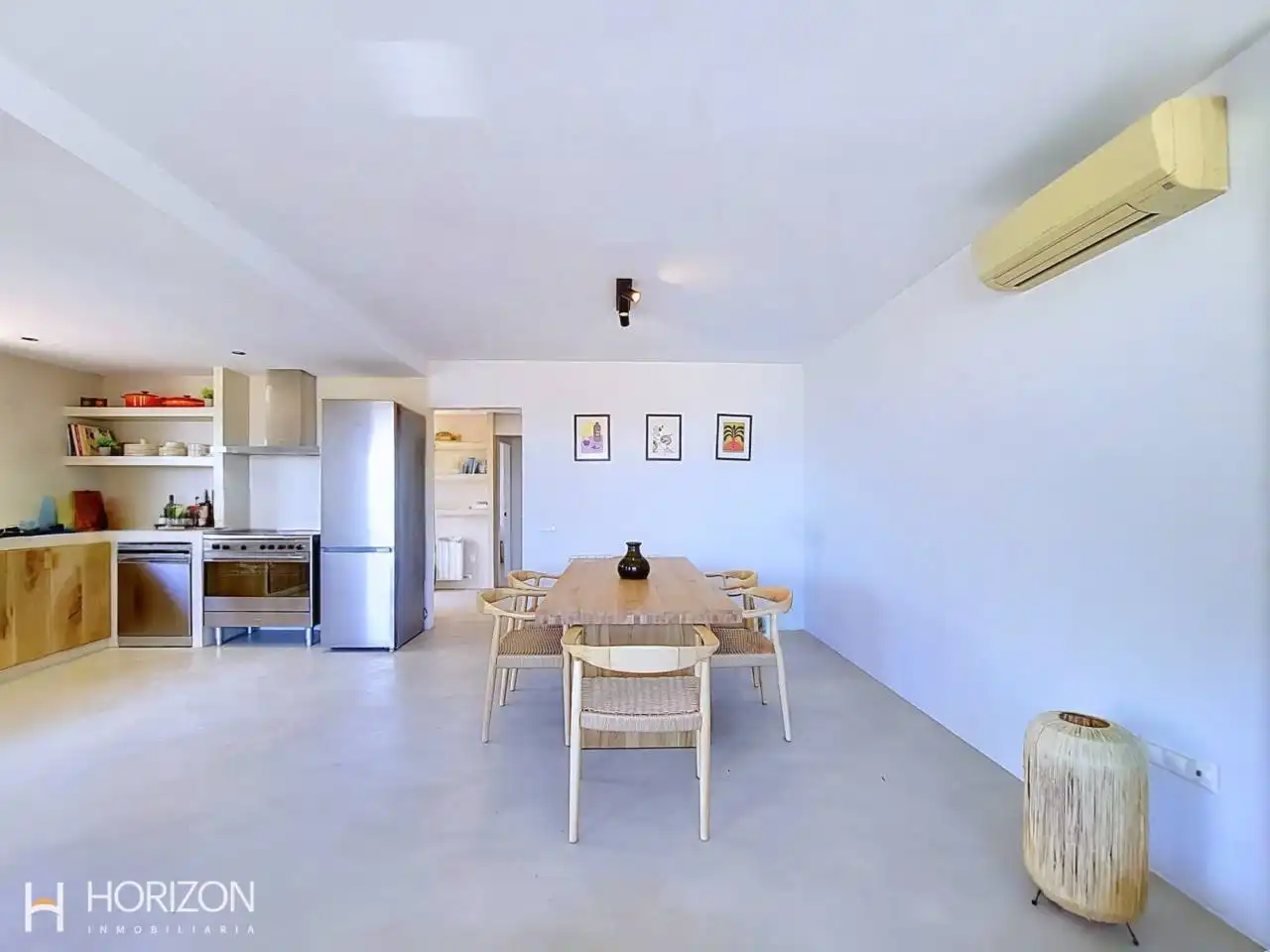 Comedor de Casa adosada en venta en Calafell con Aire acondicionado, Calefacción y Jardín privado