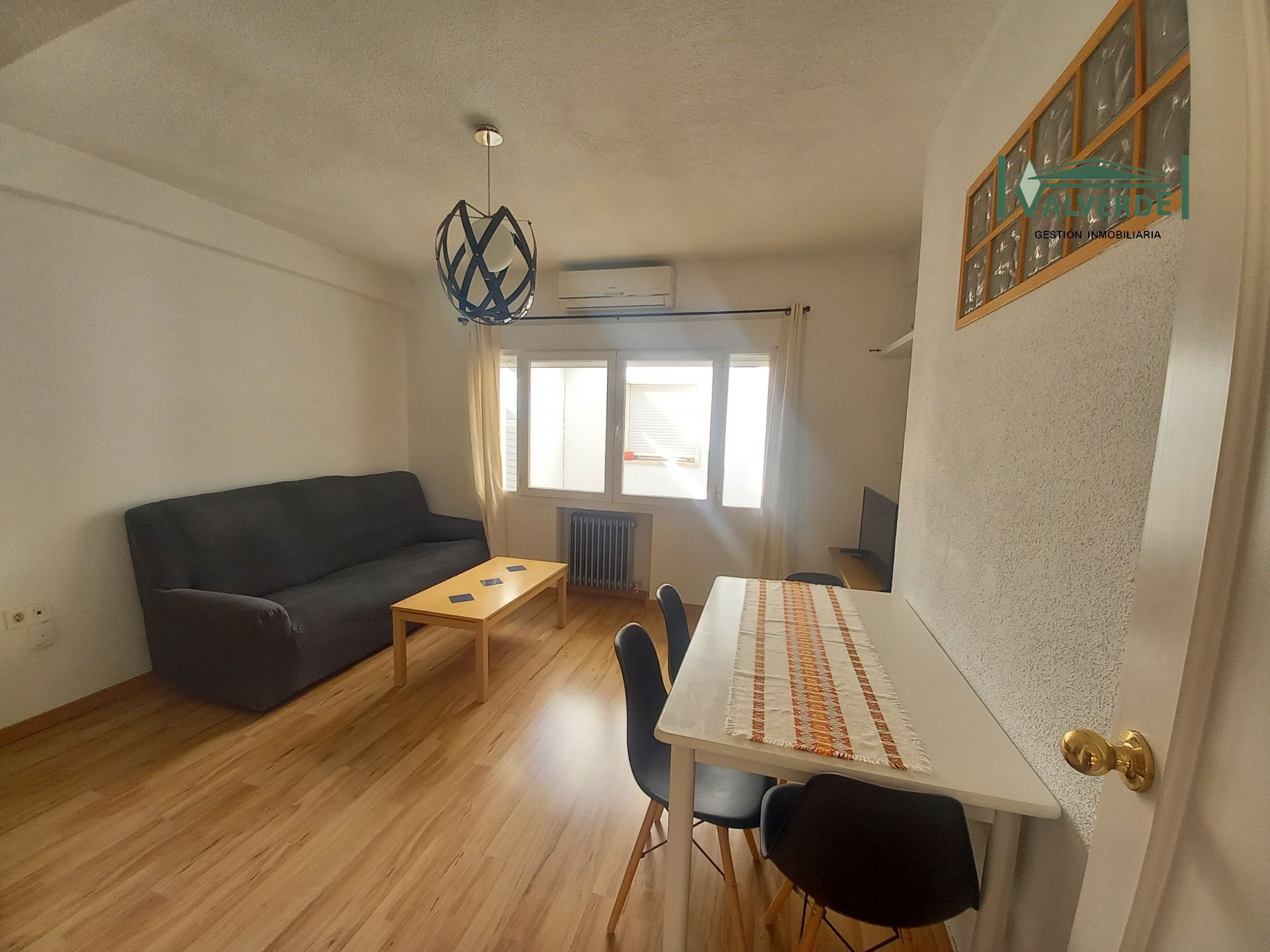 Sala d'estar de Apartament de lloguer en  Granada Capital amb Aire condicionat, Calefacció i Moblat
