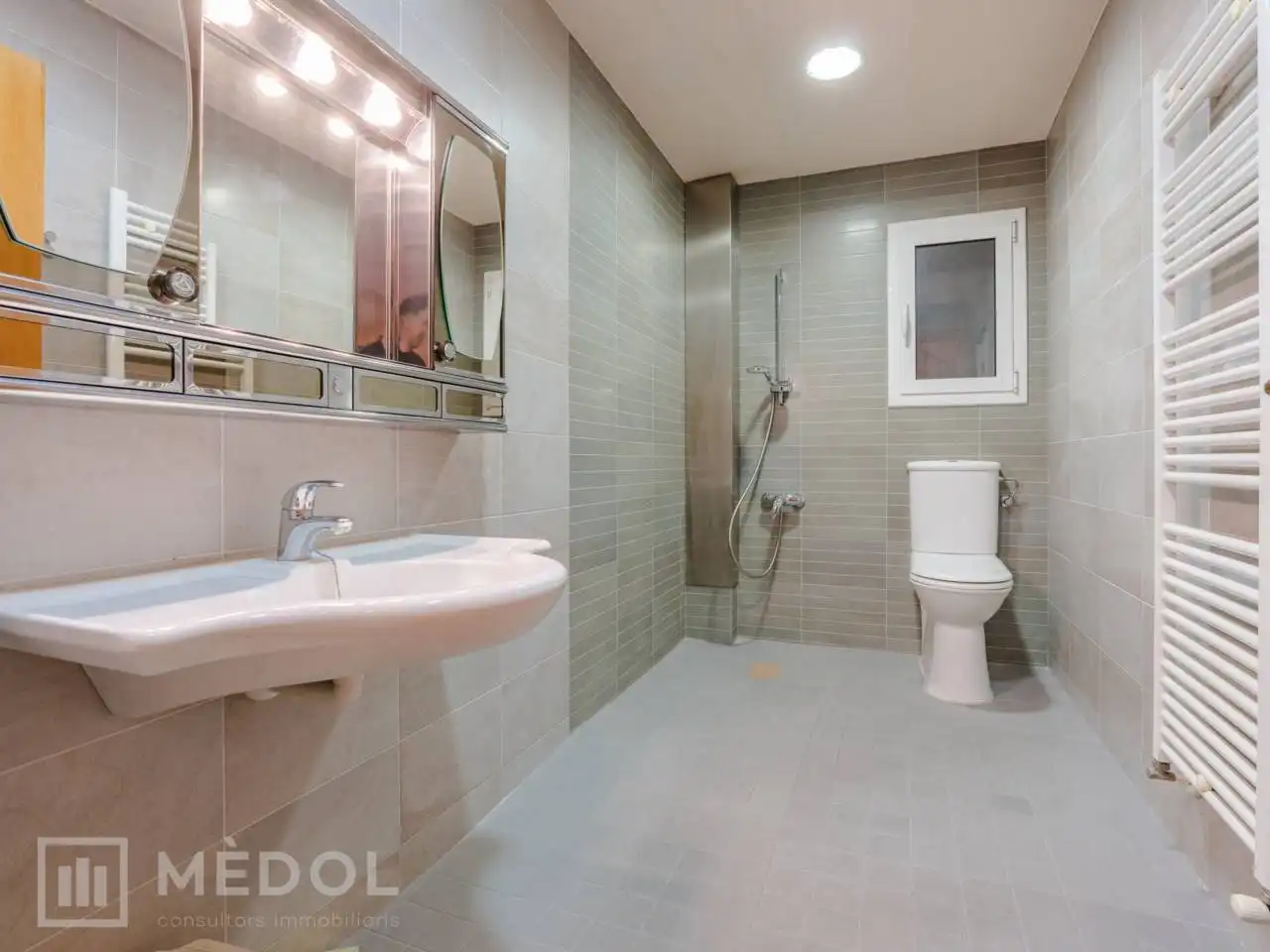 Badezimmer von Maisonette zum Verkauf in Tarragona mit Heizung, Terrasse und Balkon