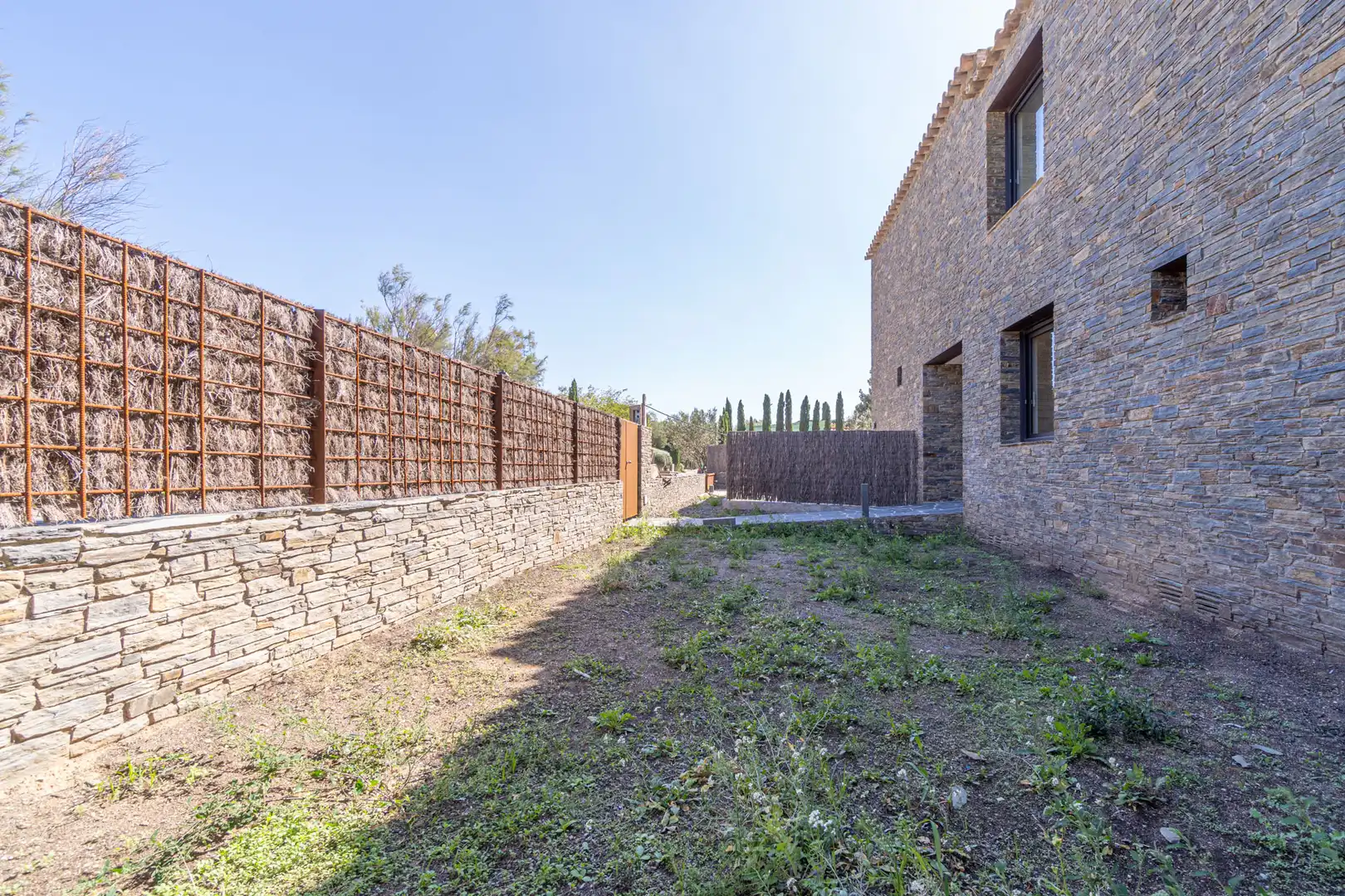 Außenansicht von Haus oder Chalet zum Verkauf in Cadaqués mit Klimaanlage, Heizung und Privatgarten