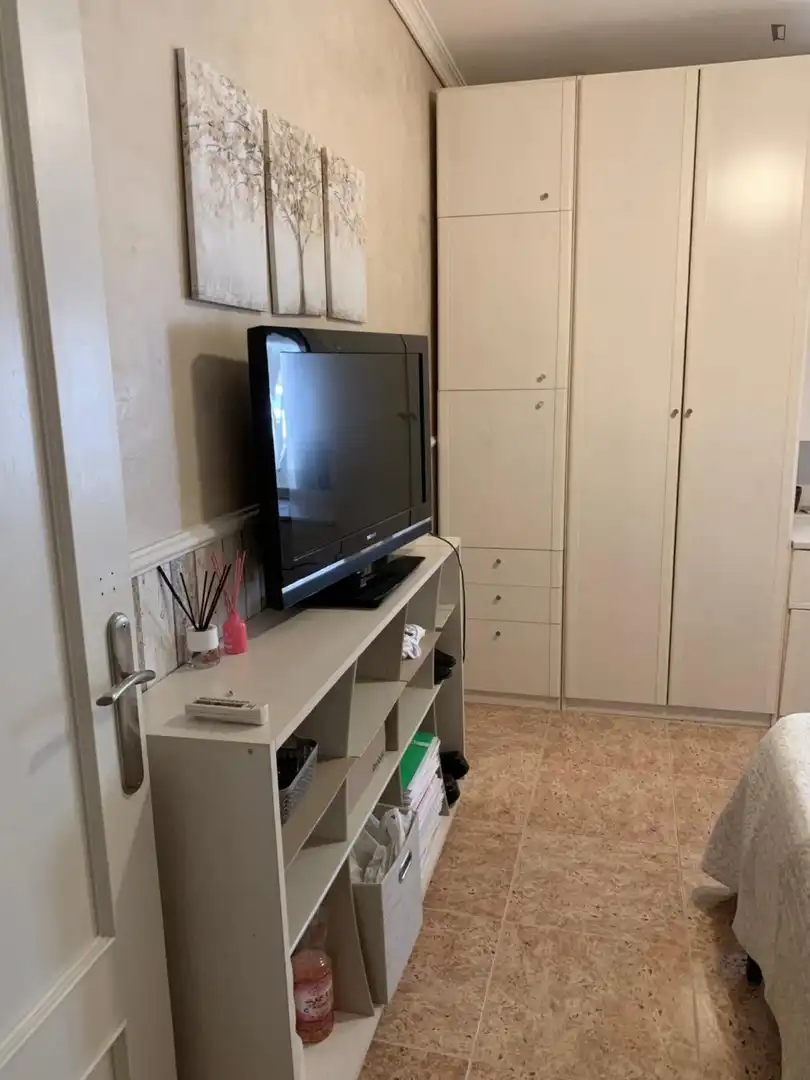 Room in Ciudad Jardín - Zoco