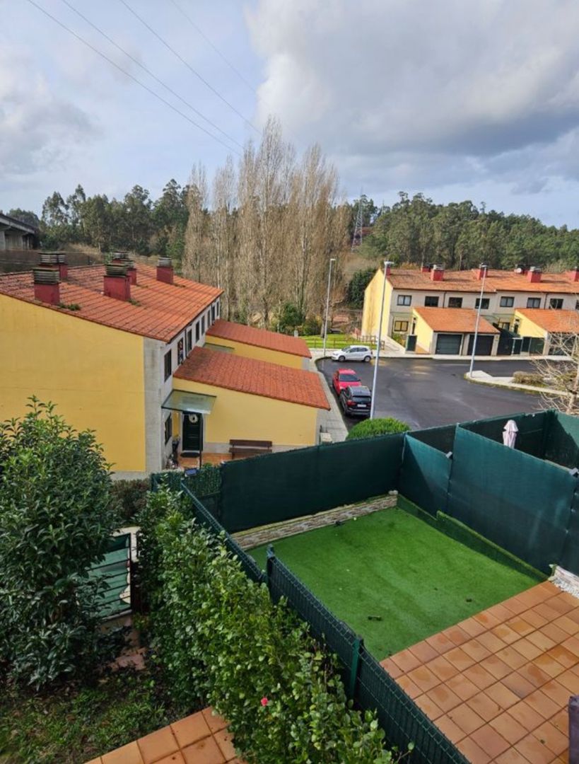 Vista exterior de Casa adosada en venta en Santiago de Compostela  con Terraza, Trastero y Amueblado