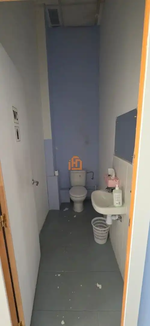 Baño de Local de alquiler en La Robla , León