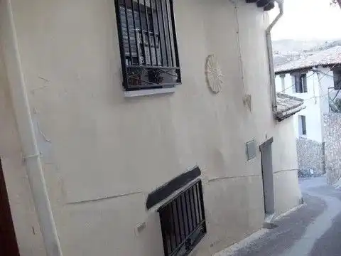 Vista exterior de Casa o xalet en venda en Pastrana amb Terrassa i Balcó