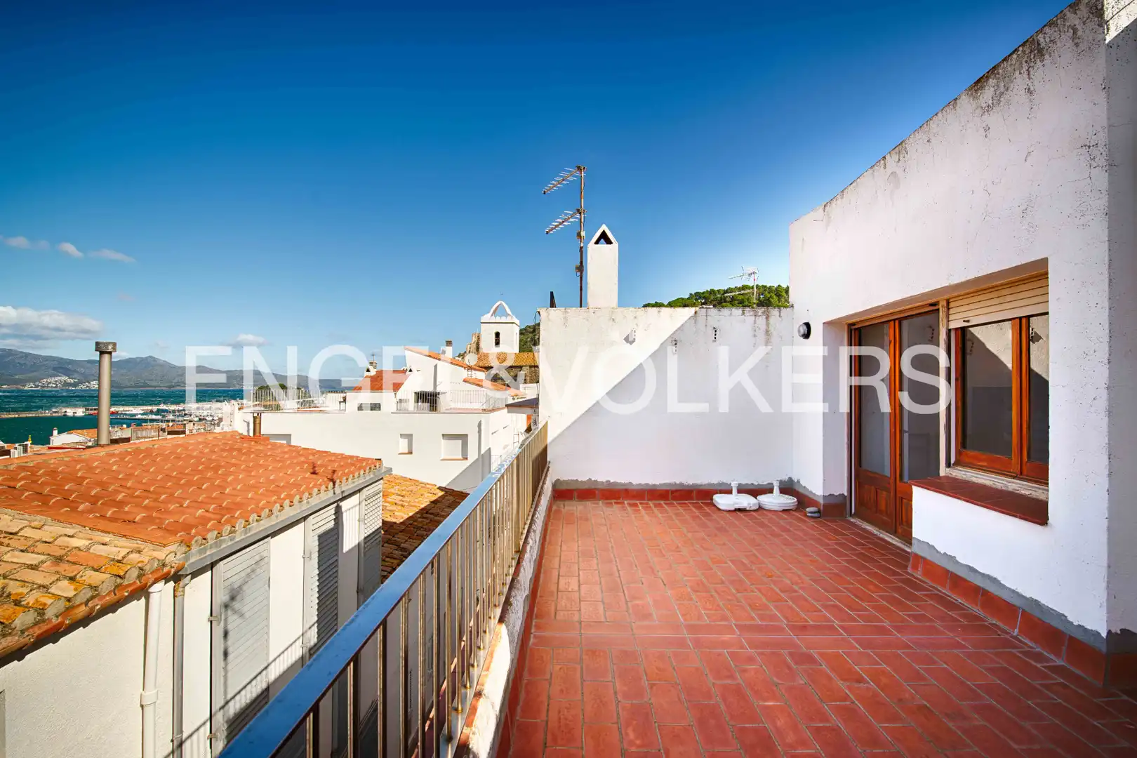 Maison mitoyenne avec terrasse à vendre à Carrer del Camp del Port