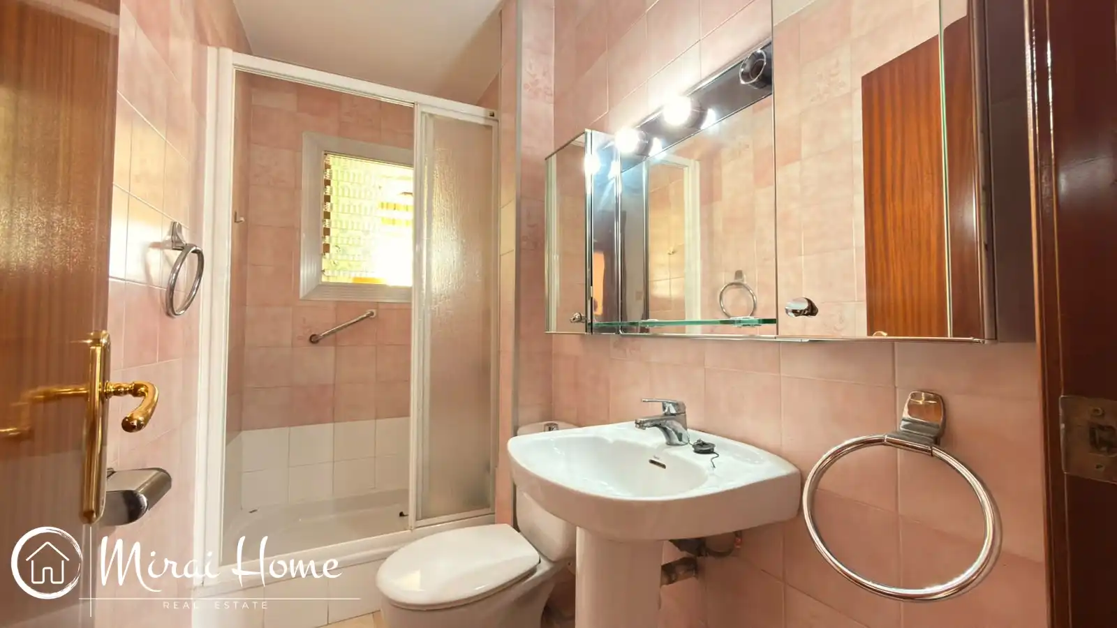 Bathroom of Flat for sale in Can Bassa