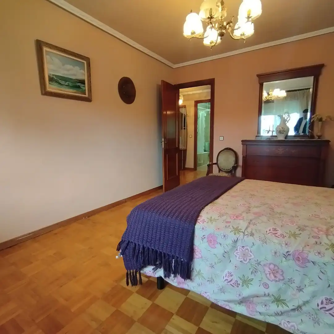 Dormitori de Casa o xalet en venda en Villaviciosa amb Calefacció, Terrassa i Traster
