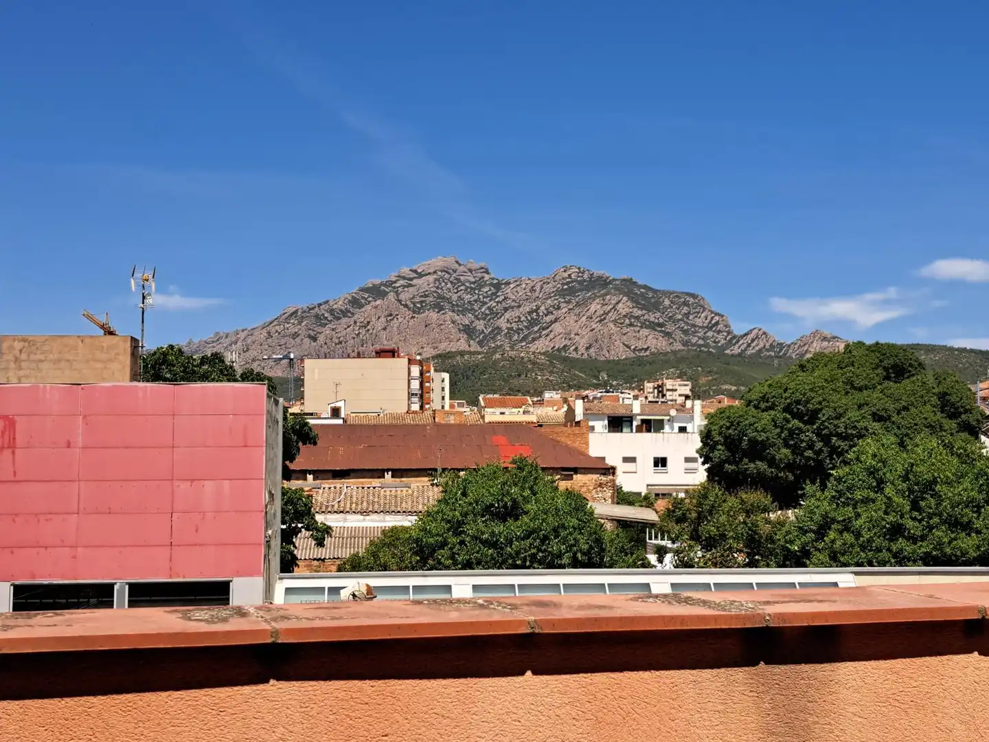 Vista exterior de Casa o xalet en venda en Esparreguera amb Calefacció, Jardí privat i Traster