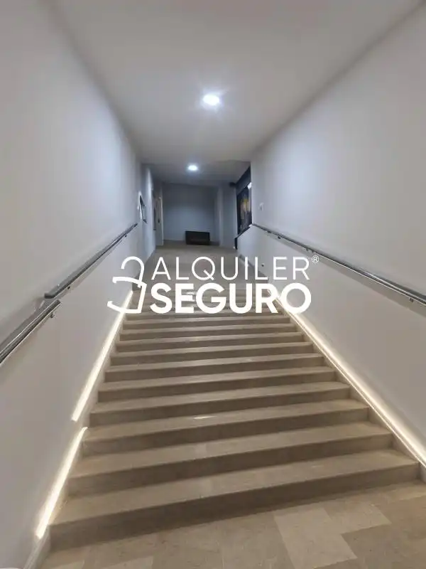 Piso de alquiler en Granada con Terraza y Amueblado