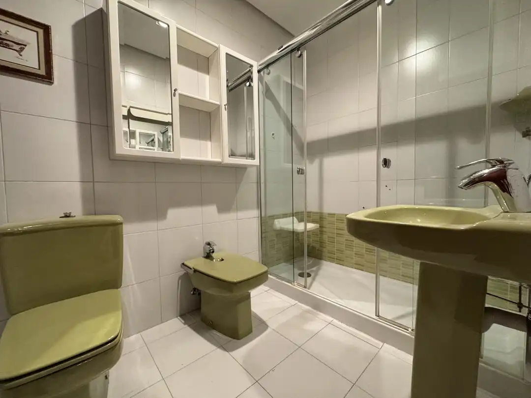 Baño de Piso en venta en Bergara con Calefacción, Terraza y Amueblado