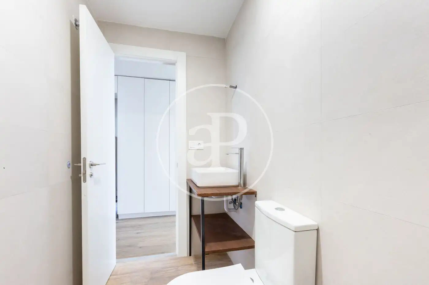 Badezimmer von Wohnung zum Verkauf in Valencia mit Heizung und Balkon