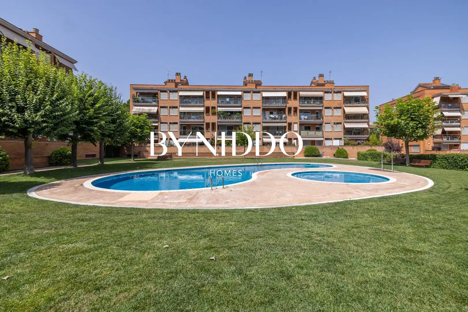 Vista exterior de Pis en venda en Sant Cugat del Vallès amb Aire condicionat, Calefacció i Parquet