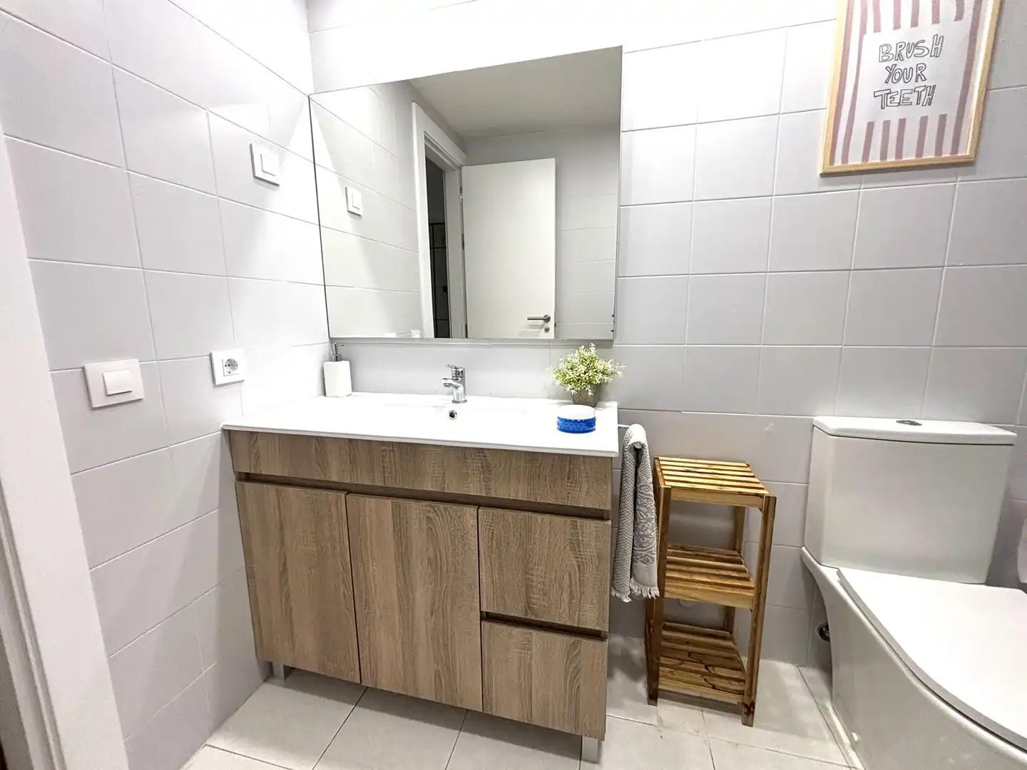 Bathroom of Flat for rent in  Pamplona / Iruña  with Heating, Parquet flooring and Terrace