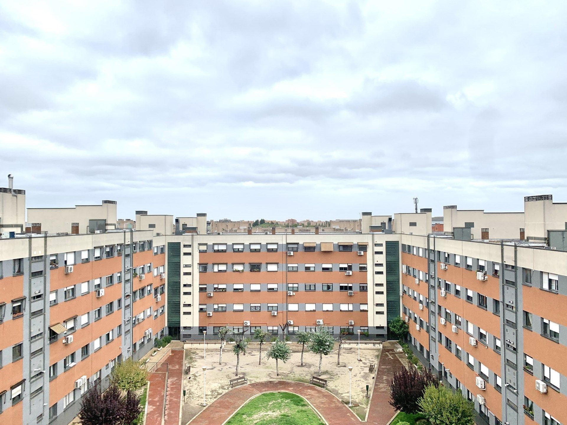 Exterior view of Flat to rent in  Madrid Capital  with Air Conditioner, Heating and Furnished