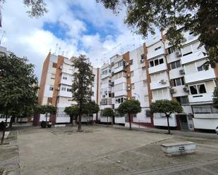 Exterior view of Flat for sale in  Sevilla Capital