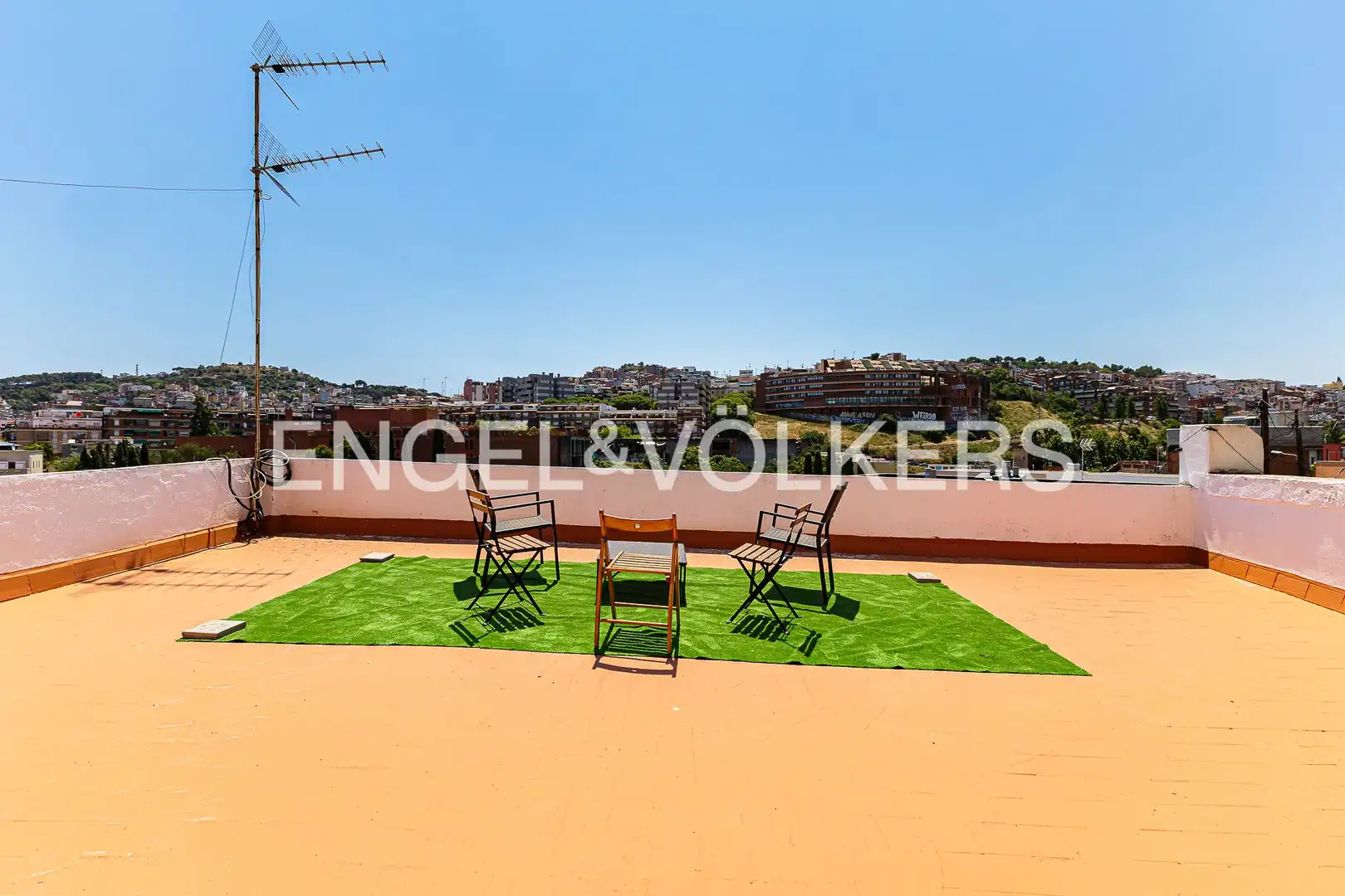 Terrassa de Finca rústica de lloguer en Barcelona amb Aire condicionat, Calefacció i Jardí privat