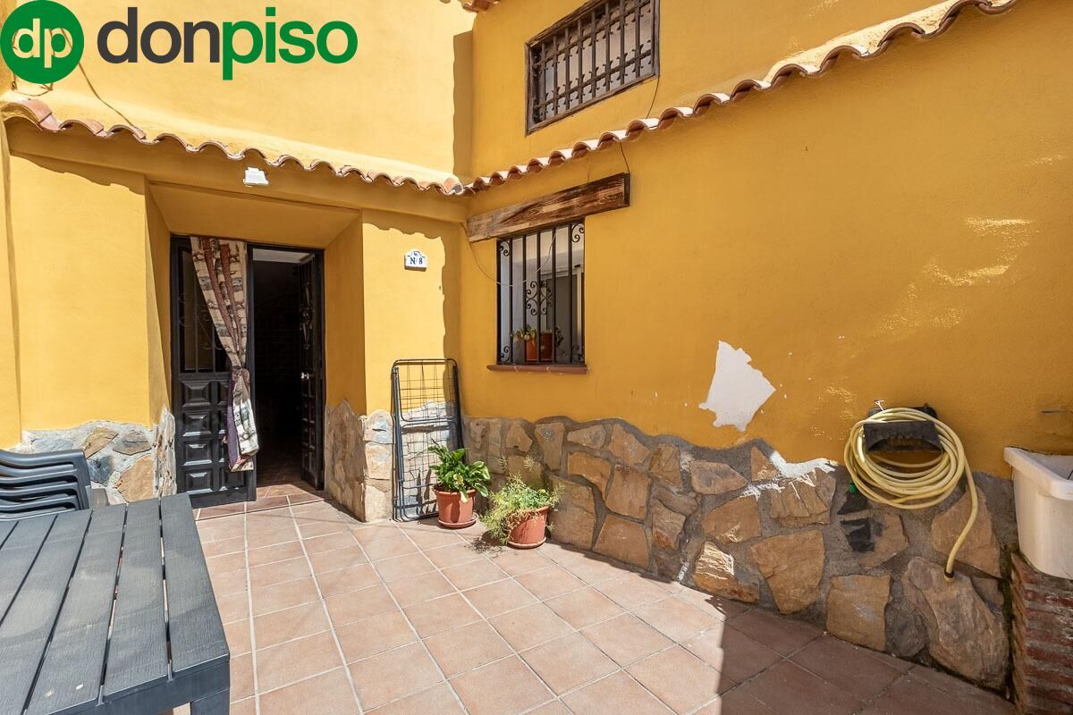 Vista exterior de Finca rústica en venda en Guadix amb Terrassa i Traster
